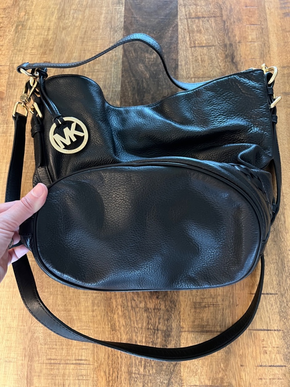 Michael Kors Black Leather Shoulder Bag with Gold Hardware and Braided Trim - Picture 2 of 5